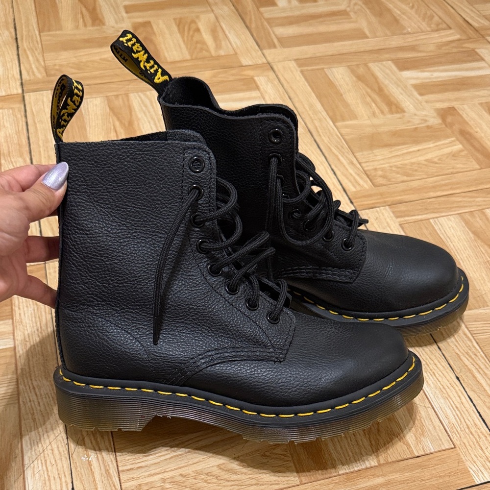 Dr. Martens 1460 Women's Pascal Virginia Leather Lace Up Boots